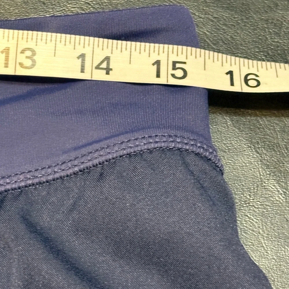 Nike Women’s Dark Navy Swim Shorts size Medium NWT - Picture 10 of 13
